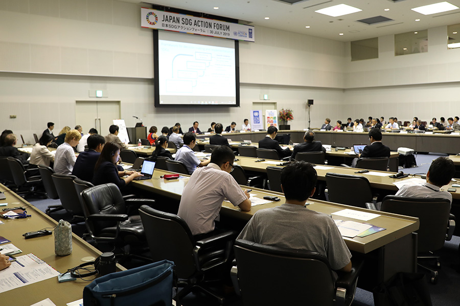 At the Elizabeth Rose Hall of United Nations University in Tokyo　Photo: UNDP Tokyo/Hideyuki Mohri