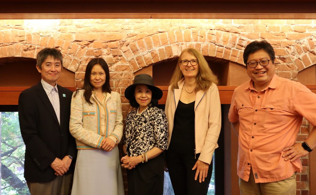 [From left] Taikan Oki, Professor, UTokyo Graduate School of Engineering (Former UNU Senior Vice-Rector); Xiaomeng Shen, UNU Vice-Rector in Europe; Shinobu Yume Yamaguchi, Director, UNU Institute for the Advanced Study of Sustainability; Edeltraud Guenther, Director, UNU Institute for Integrated Management of Material Fluxes and of Resources; Kensuke Fukushi, Director, UTokyo Institute for Future Initiatives.