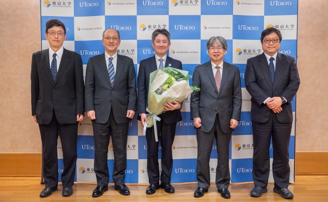 From left: Toru Okabe (Director General, Institute of Industrial Science, UTokyo), Nobuhito Saito (Executive Vice President, UTokyo), Taikan Oki (Professor, Graduate School of Engineering, UTokyo), Yasuhiro Kato (Dean, School of Engineering, UTokyo), Kensuke Fukushi (Director, Institute for Future Initiatives, UTokyo)